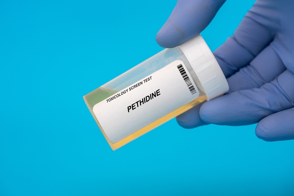 Pethidine-tablets-in-bottle