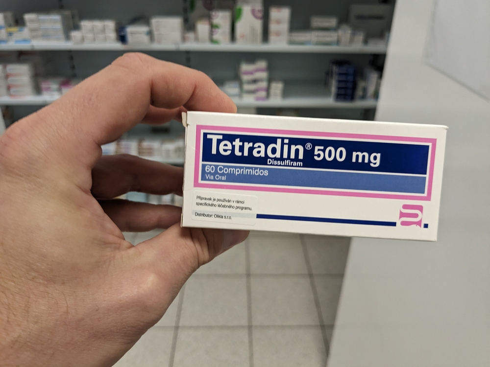Disulfiram-pills-stripe