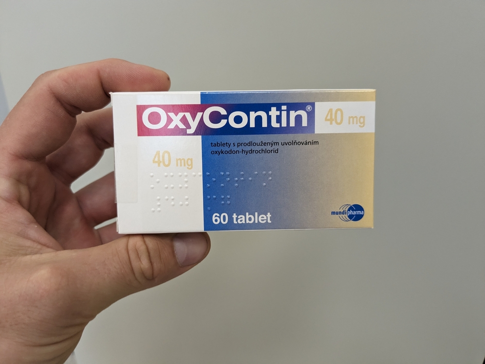 Oxycontin-tablet-stripe