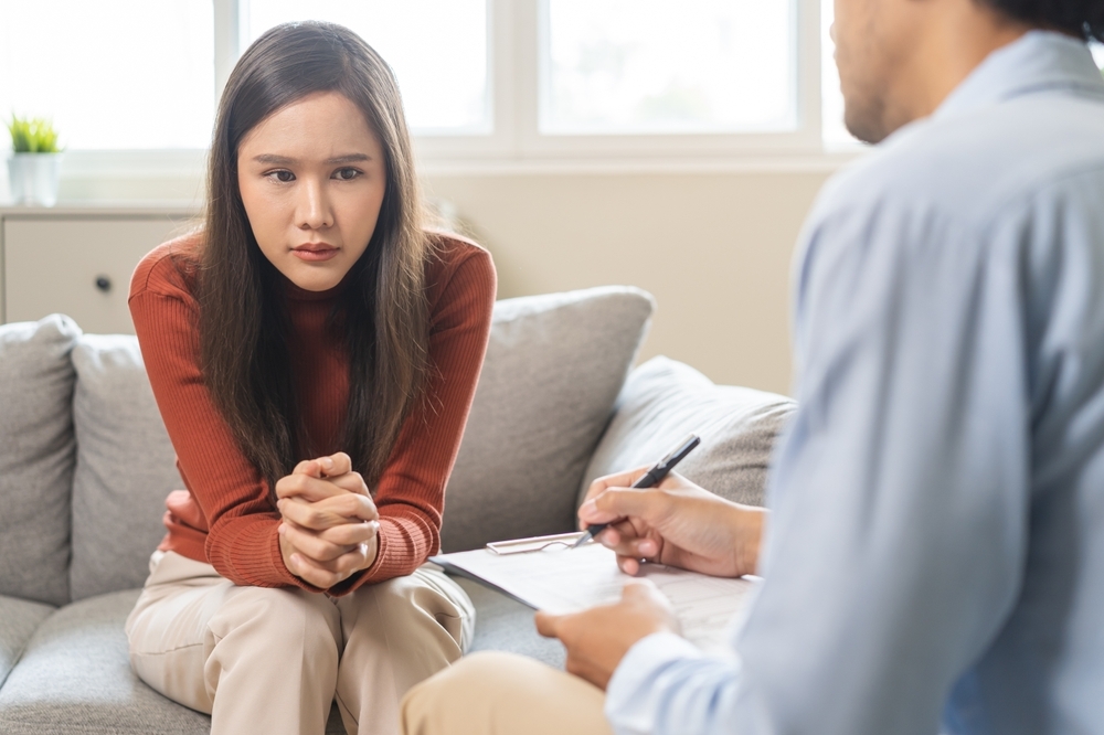lady-woth-doctor-consultation