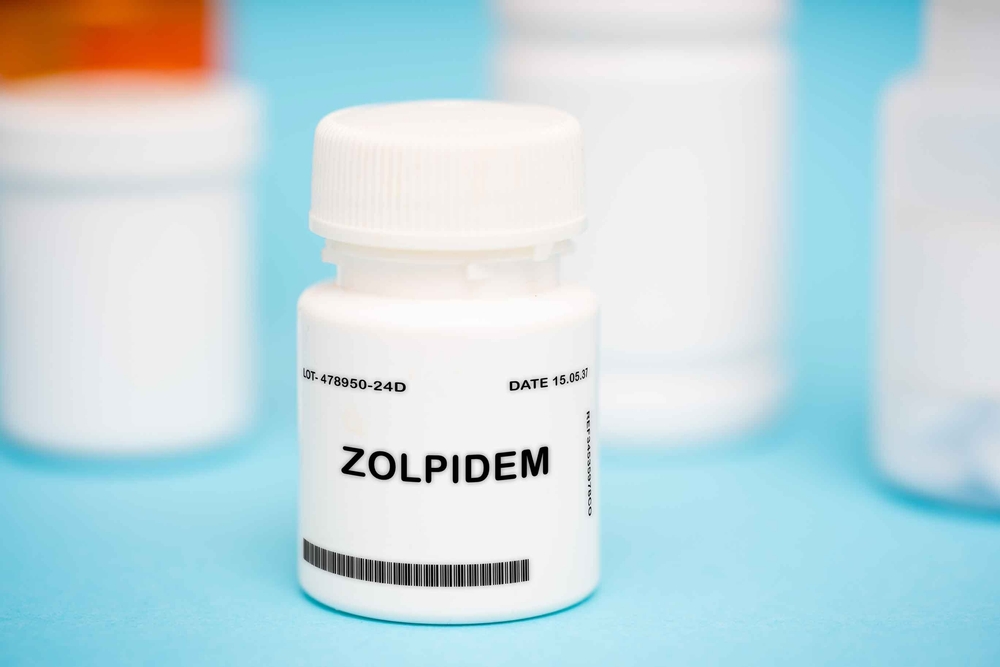 zolpidem-tablets-in-bottle