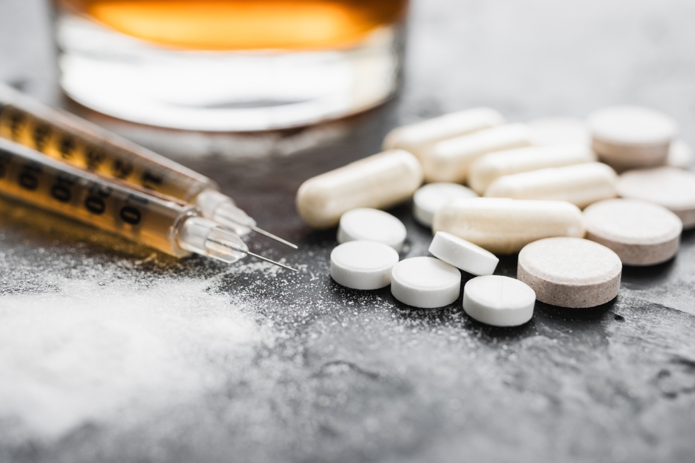 heroin-pills-on-table