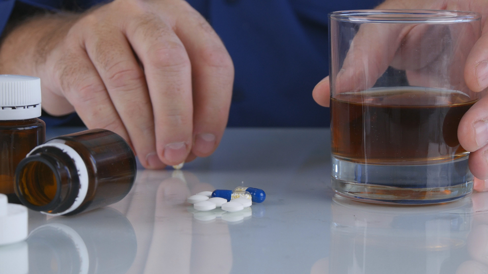 alcoho and tablets mixing