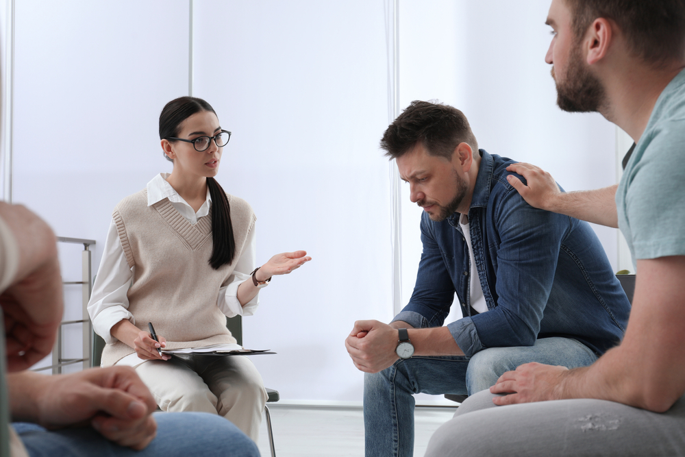 drug-rehab-group-therapy