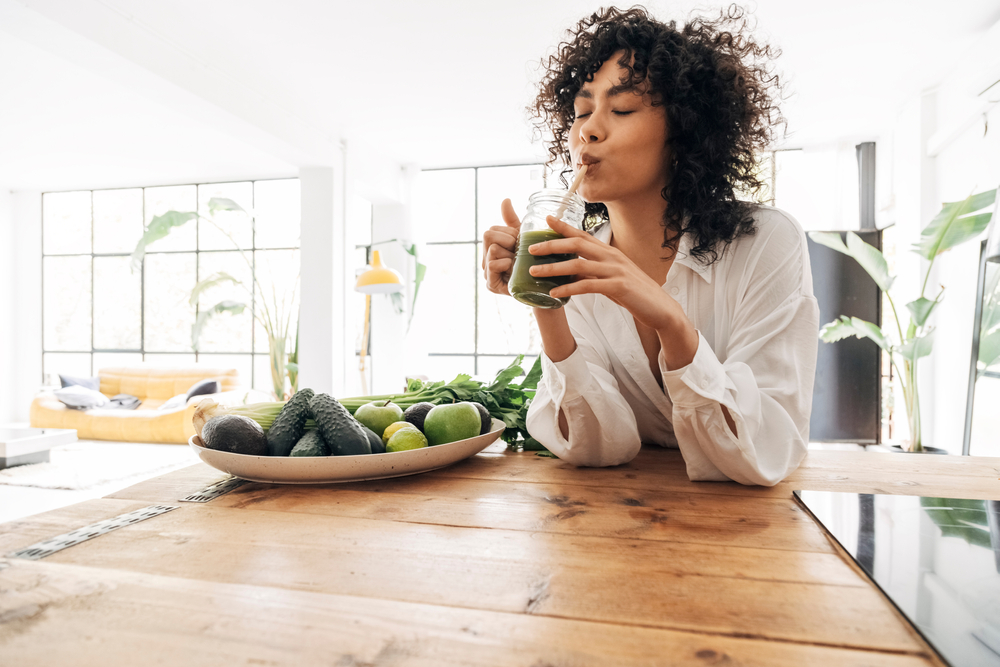 woman-eat-healthy-fruits