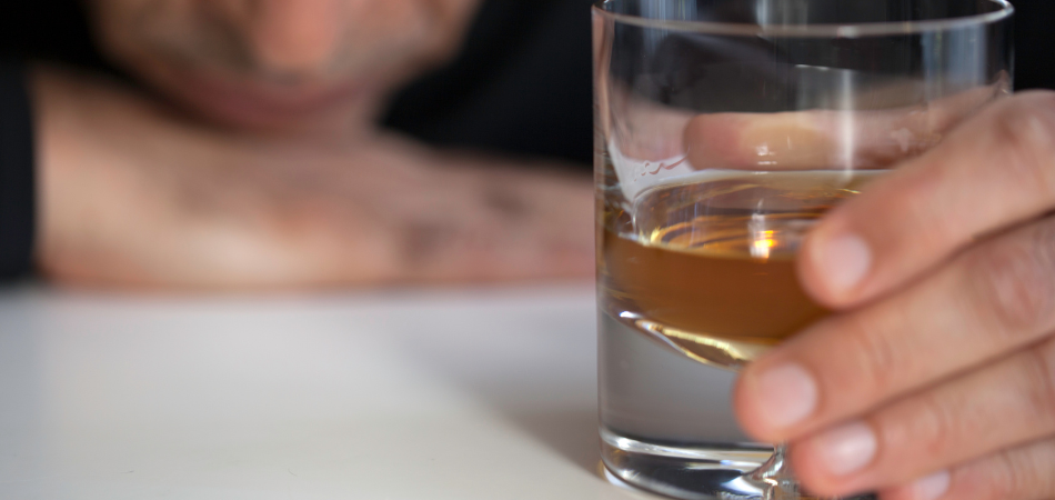 how to help an alcoholic man struggling