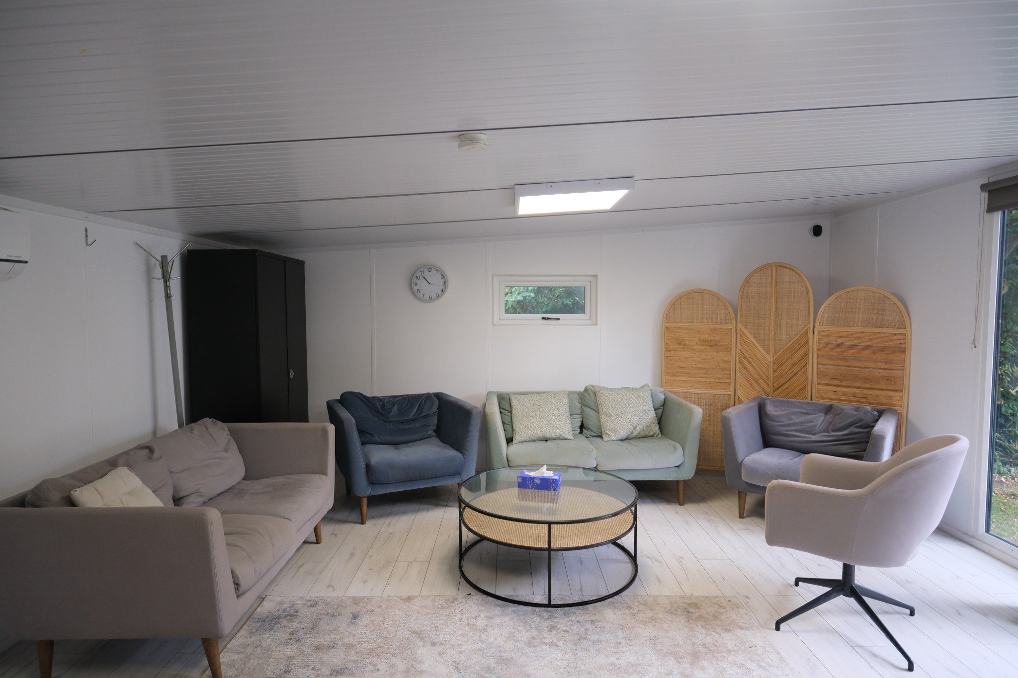 Calm & Comfortable Lounge Area