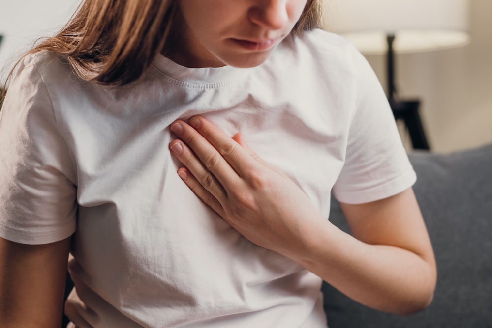 Woman in chest pain attack