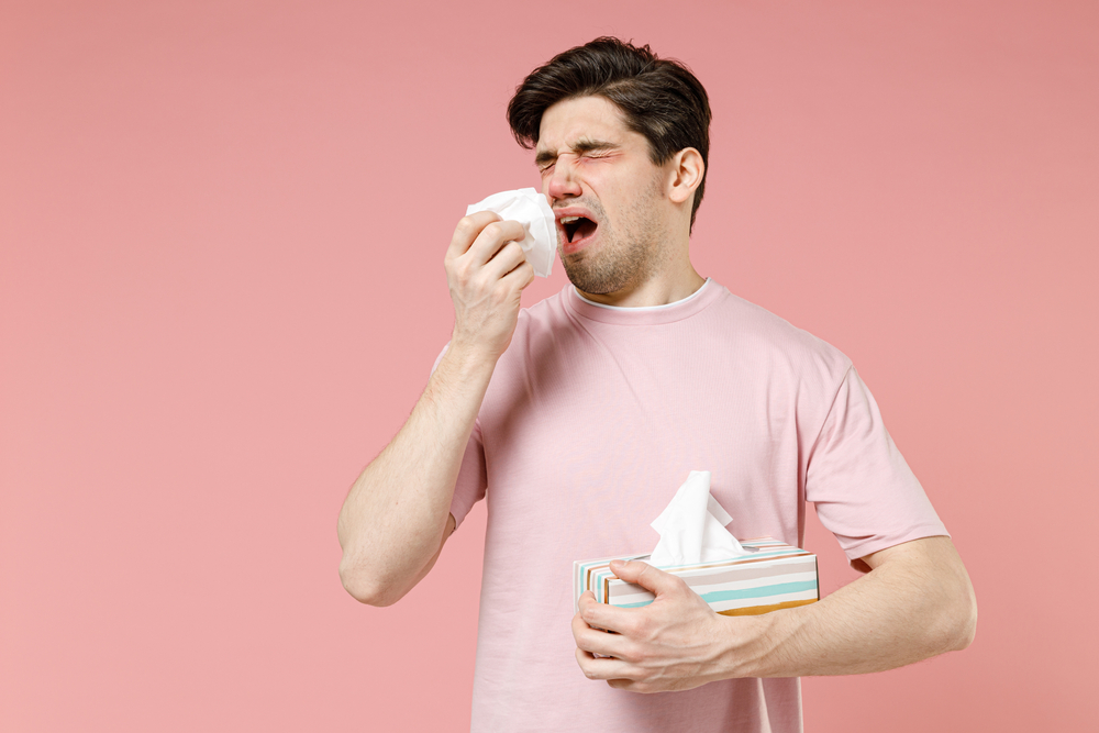 men-suffering-from-runny-nose