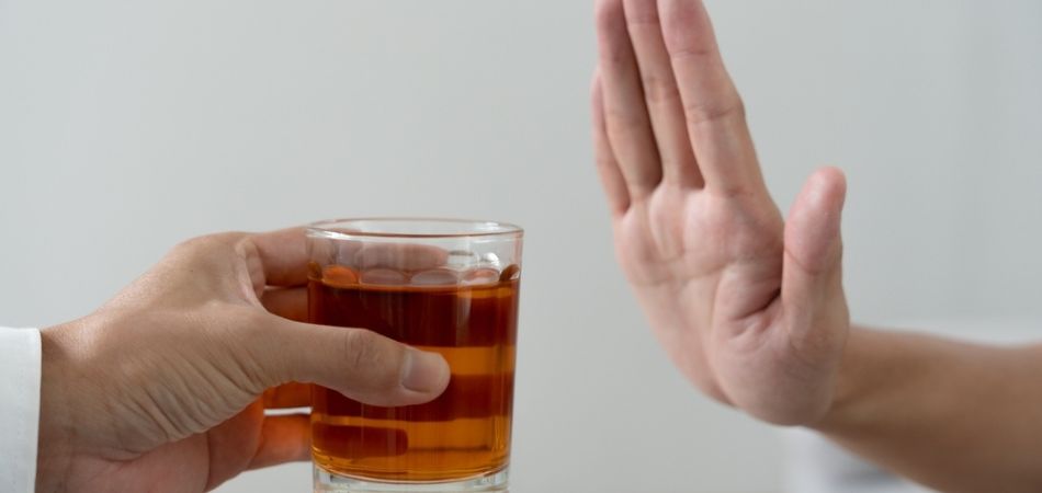 hand-says-no-to-alcohol