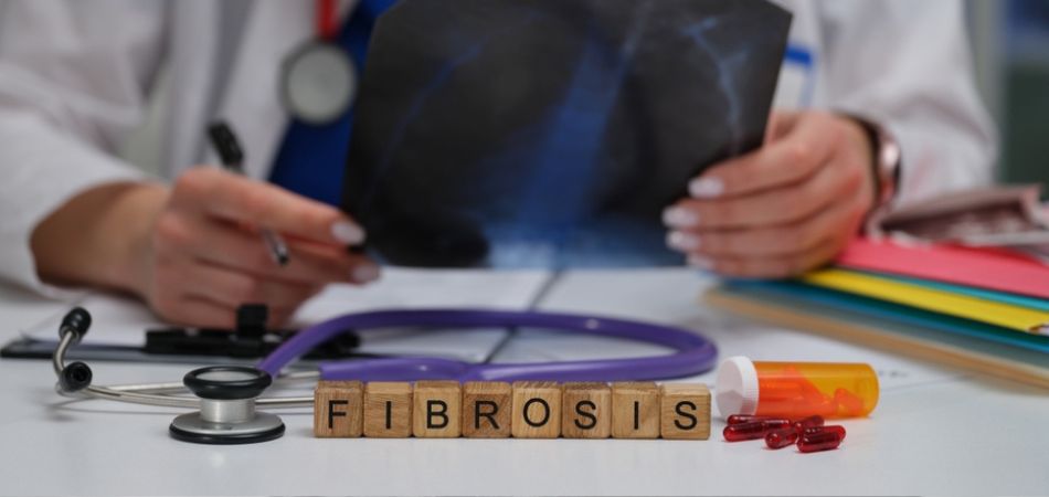 lady doctor with fibrosis scan