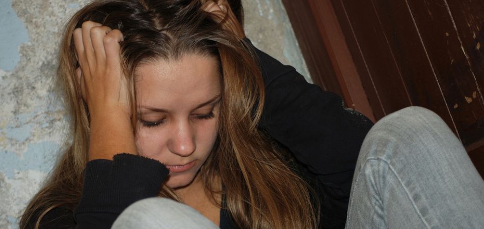 woman suffring depression because of addiction