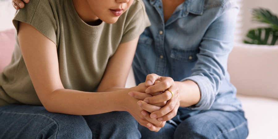 Giving mental support to child