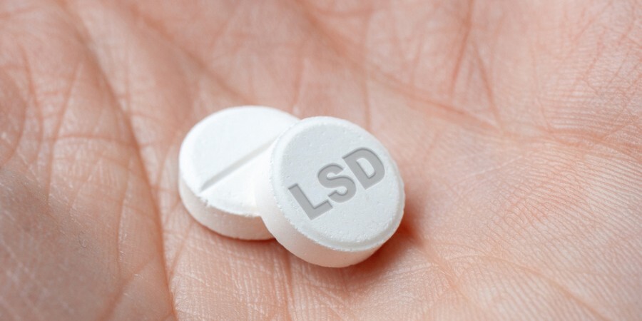 LSD-addiction-tablet