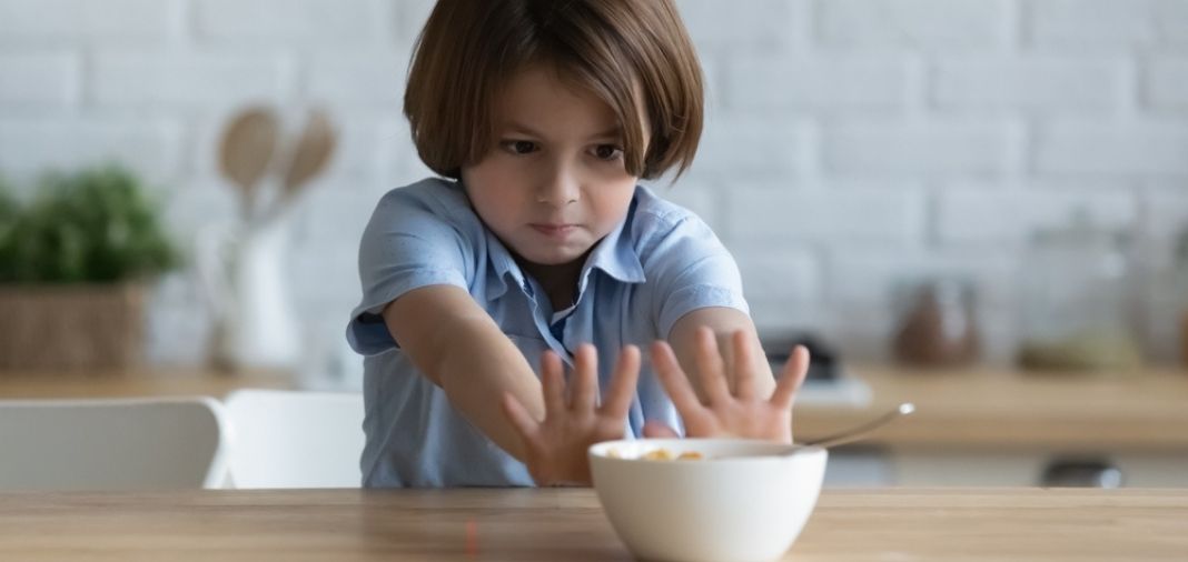 small kid with eating disorder