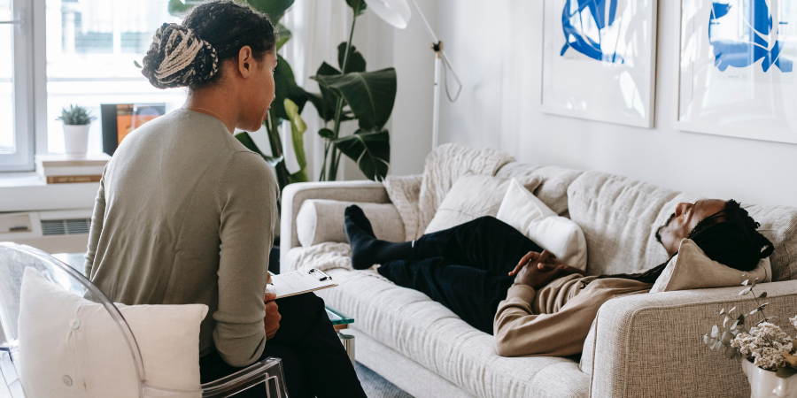 trauma-therapy-man-in-therapy