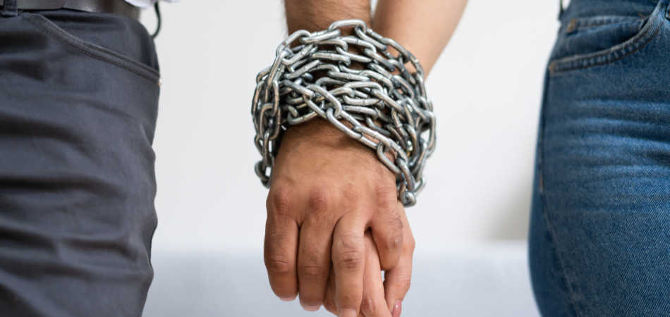 attachment-styles-and-addiction-hands-locked-together